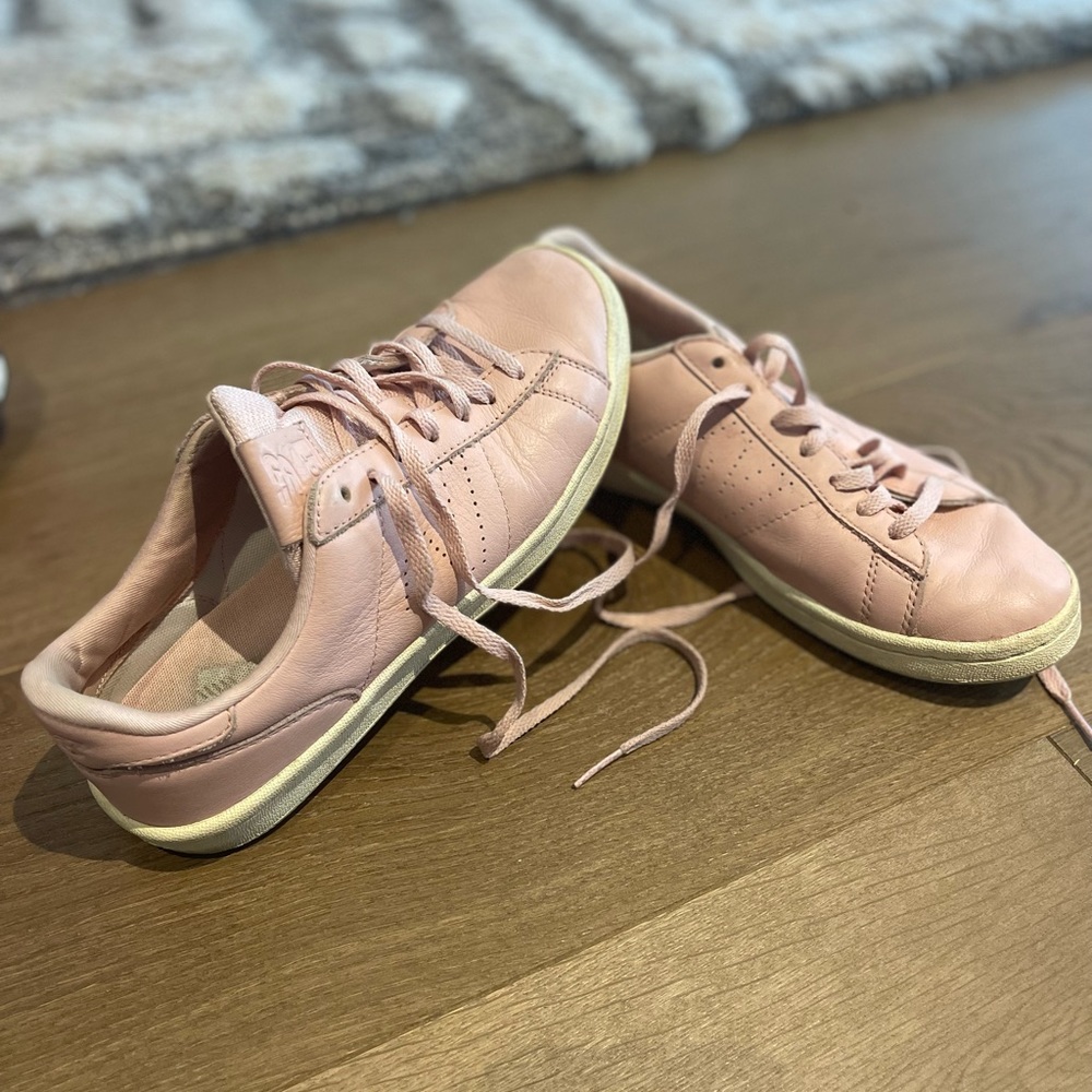 New balance pink sneakers